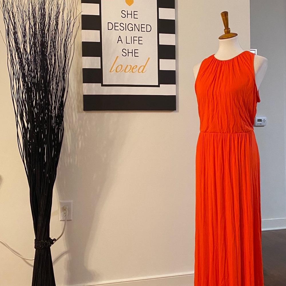 Long maxi dress closure button and elastic waist